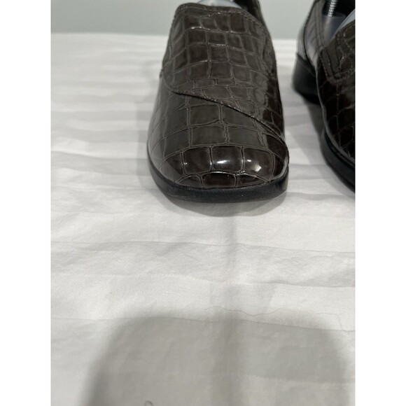 Clarks Women’s Croc Embossed Patent Edge Loafer Size 8M Brown.  Work Casual - Picture 4 of 11